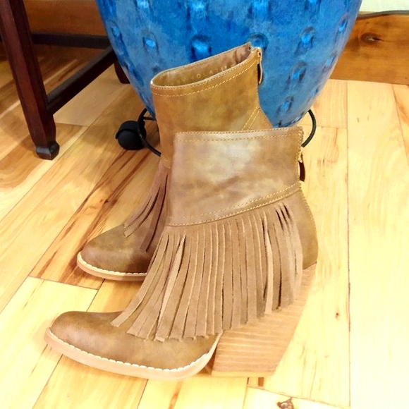 Very Volatile Tassel Boots size 6 - Picture 2 of 12